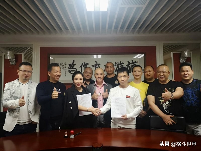 香港王中王一肖中持，商業巨頭的傳奇故事，香港商業巨頭王中王一肖的商業傳奇之路