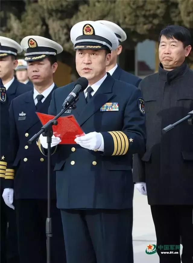 遼寧艦張崢個(gè)人資料，一位海軍英雄的傳奇人生，海軍英雄張崢的傳奇人生，遼寧艦上的英雄人物張崢個(gè)人資料