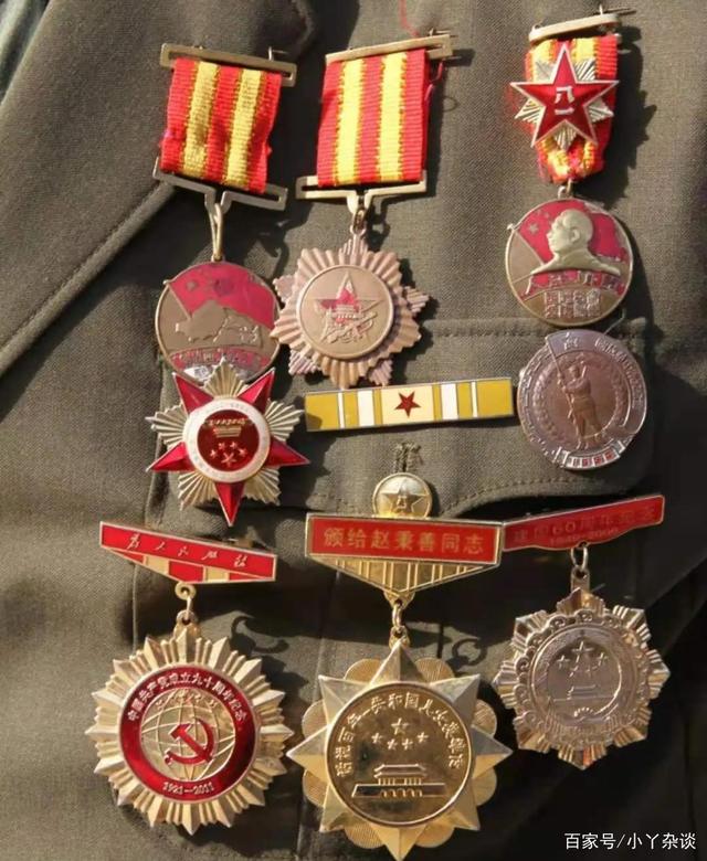 中國老兵賣勛章，榮譽背后的反思與深思，中國老兵售賣勛章，榮譽背后的反思與探尋