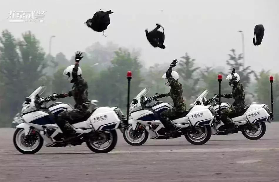 武警摩托車禮賓護衛隊，護衛榮耀，展現風采，武警摩托車禮賓護衛隊，榮耀護衛，風采展現